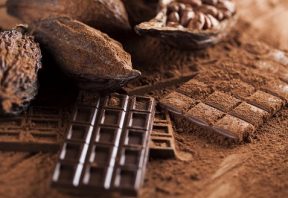 شـکـلات تـلـخ